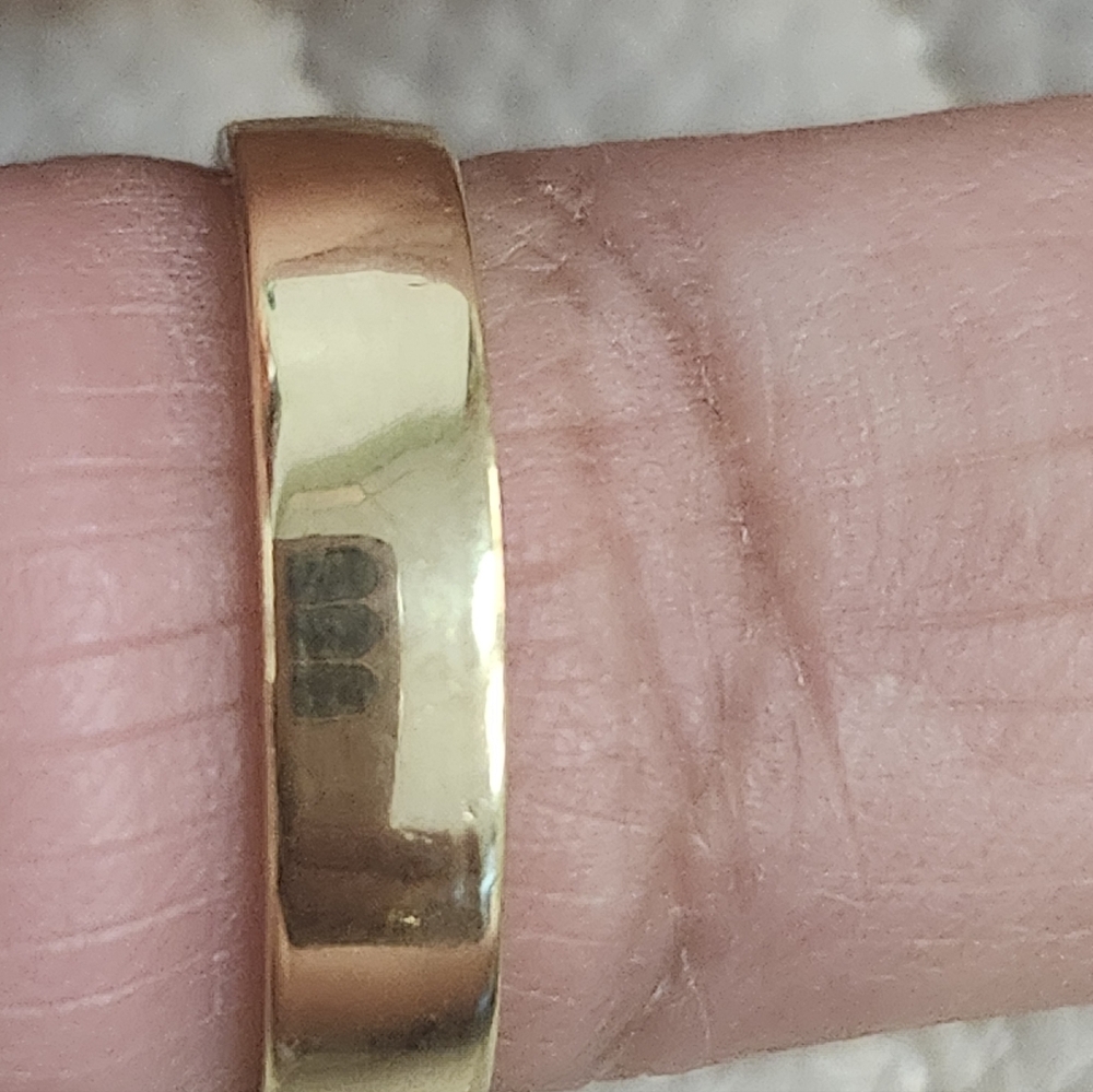 14kt Gold  Band Ring Size 7
